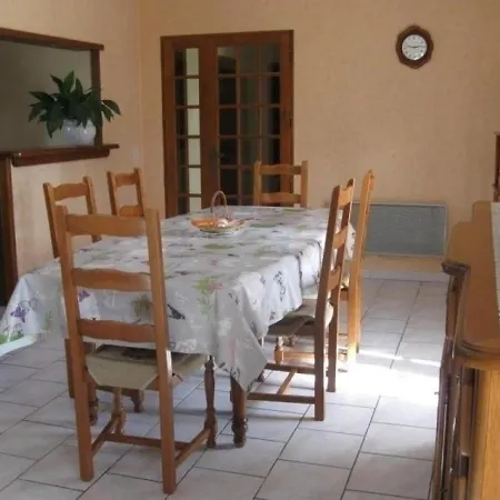 Pavie, 3 Pieces, 4 Personnes - Fr-1-483-258 Feriehus *